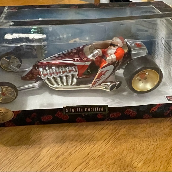 Santa Hot Wheels in box. - Picture 4 of 5